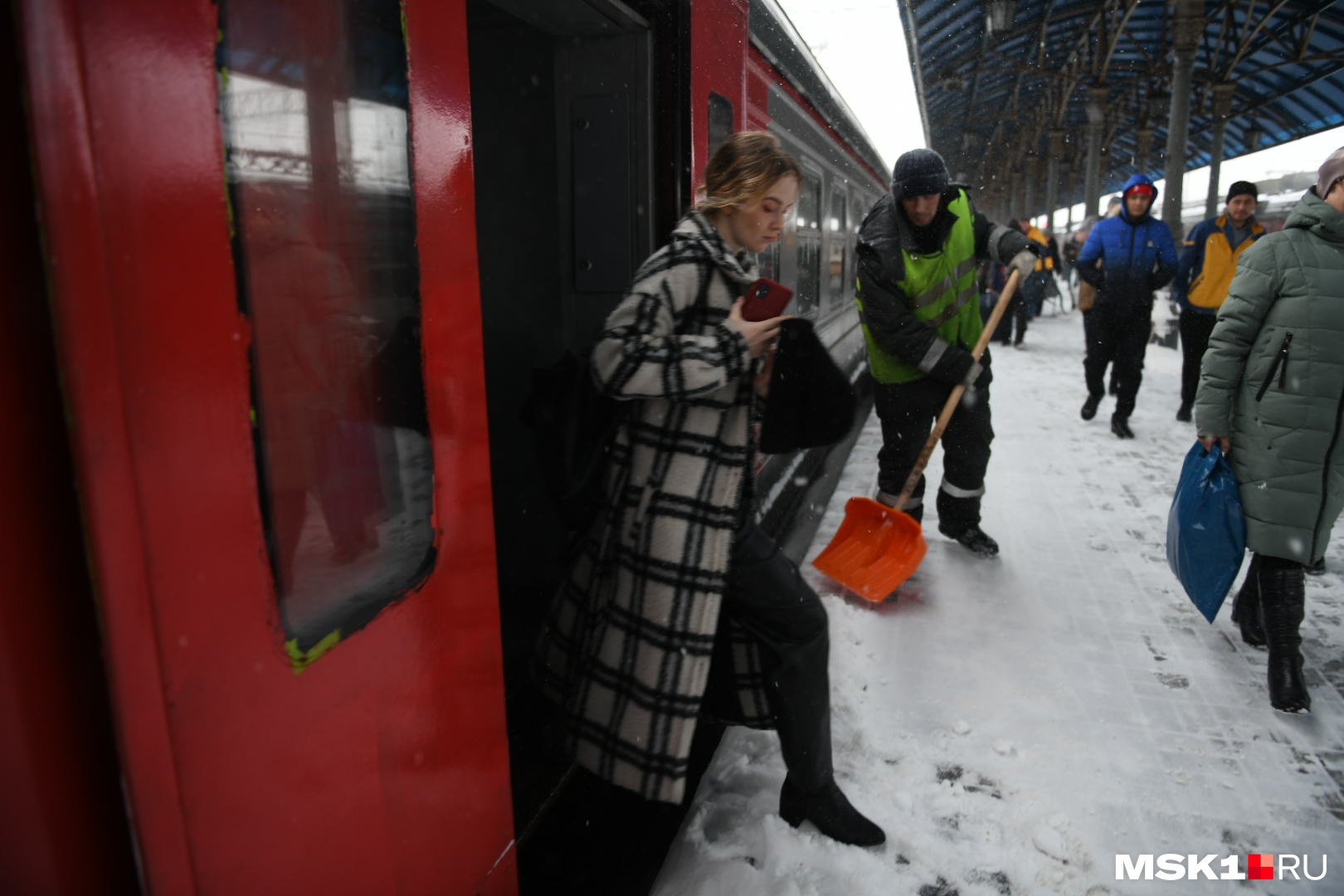 Москву засыпает снегом сегодня