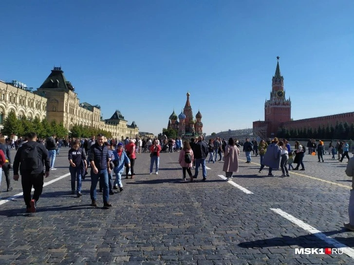 Москва куда днем. Красная площадь. Красная площадь фото. Площадь Москвы. Фотосессия на красной площади.