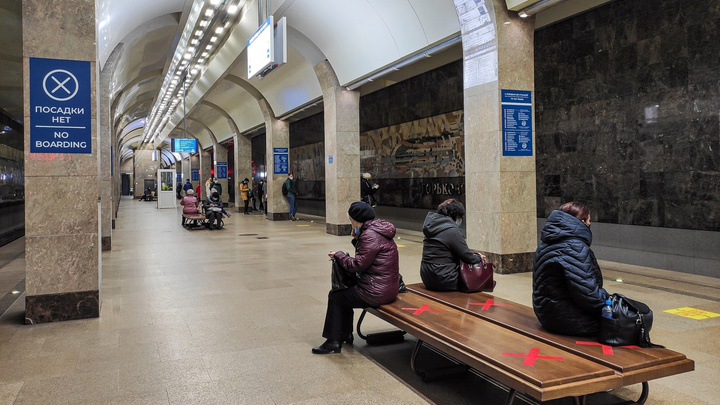 Более 7 млн рублей потратят на обновление табличек в нижегородском метро