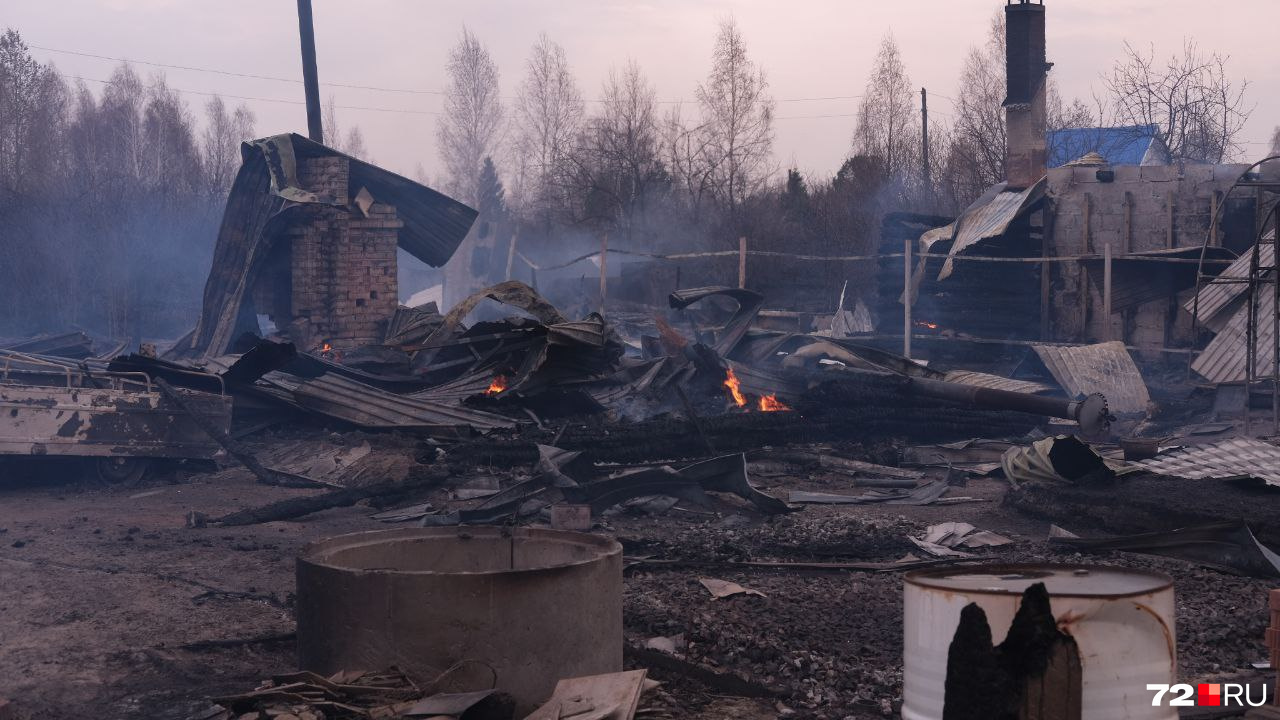 Пожары были на двух улицах — Рябиновой и Березовой Пожары были на двух улицах — Рябиновой и Березовой