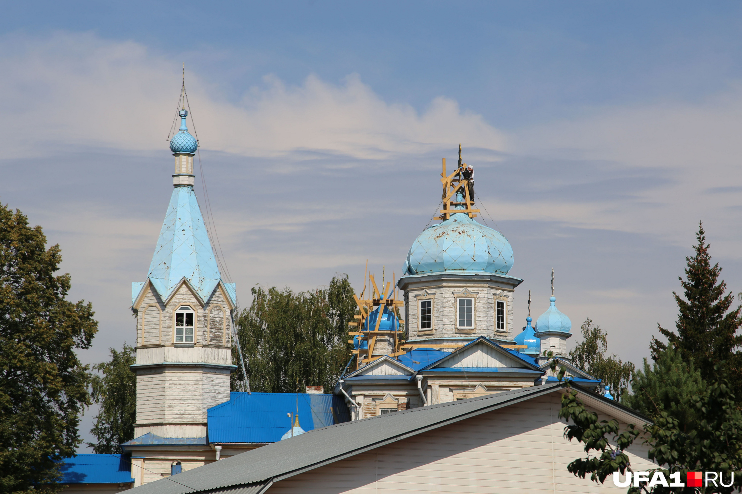 В 1930-х годах сносить церковь не стали, организовав здесь склады и общежитие В 1930-х годах сносить церковь не стали, организовав здесь склады и общежитие