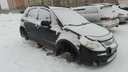 «Оцениваю это как наезд на меня»: неизвестные скрутили колеса с машины депутата горсовета Новосибирска