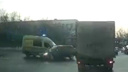 Момент ДТП с машиной скорой в Челябинске попал на видео