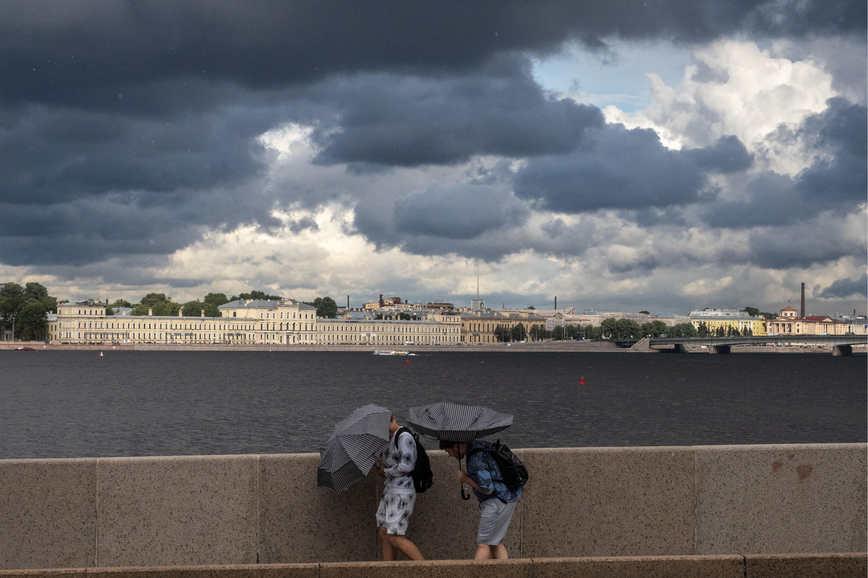 4 августа спб. Питер в августе. Ветер в Петербурге. Санкт-Петербург с высоты птичьего полета. Места в Питере.