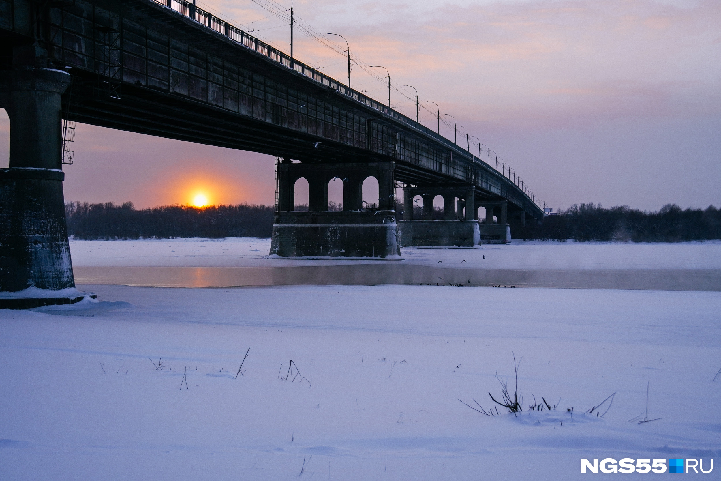 На Ленинградском мосту останутся всего две полосы на полтора года