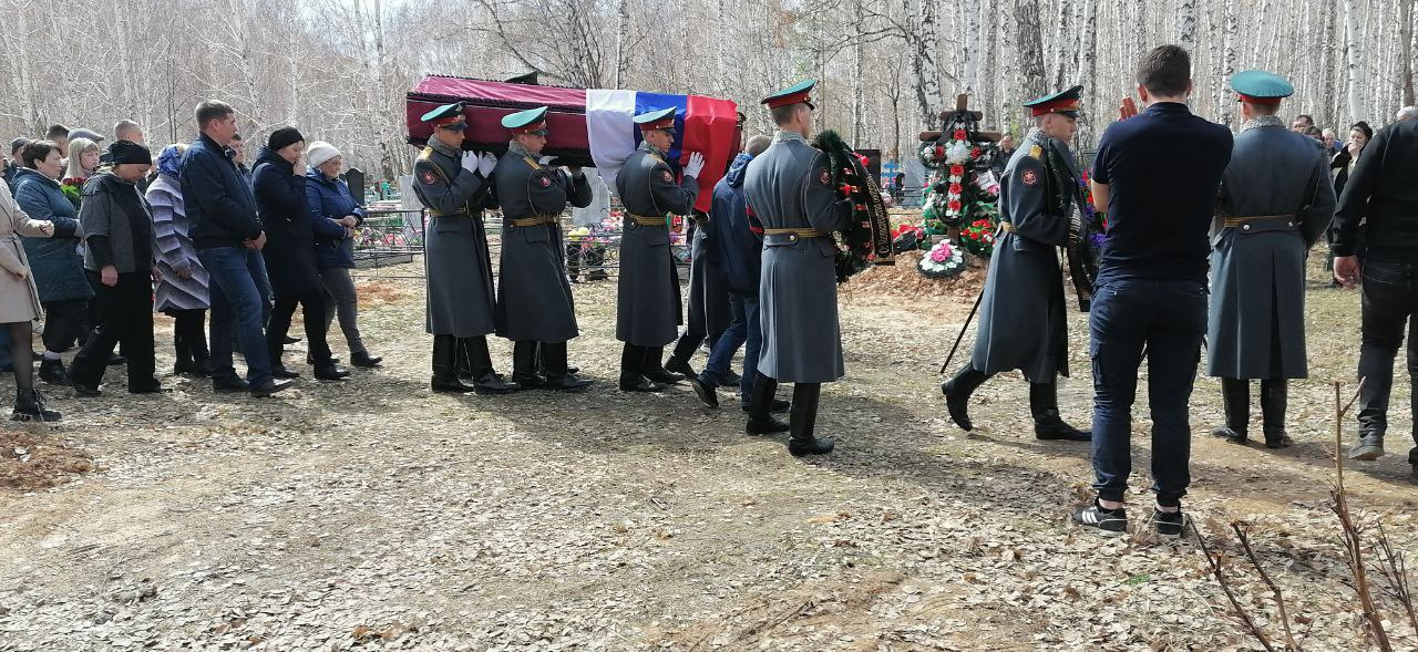 Спецоперация 27 февраля 2024 года. Почётный караул на похоронах военных. Почетный караул на похоронах.