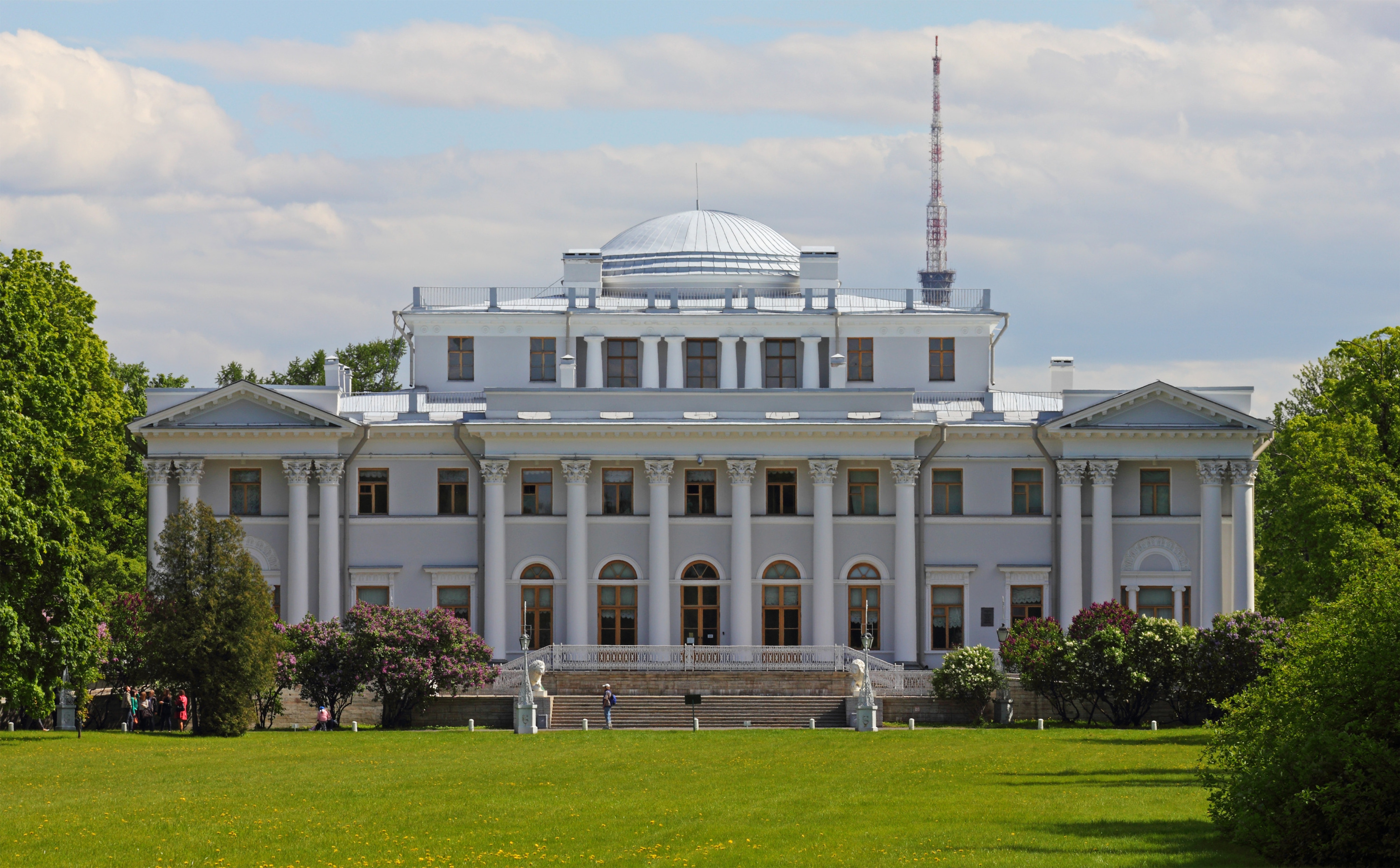 Оригинальный Елагинский дворец в Санкт-Петербурге