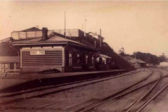 Станция Пристань Тура, 1895 год. День и ночь тут сновали груженые доверху ж/д составы со всякой всячиной Станция Пристань Тура, 1895 год. День и ночь тут сновали груженые доверху ж/д составы со всякой всячиной