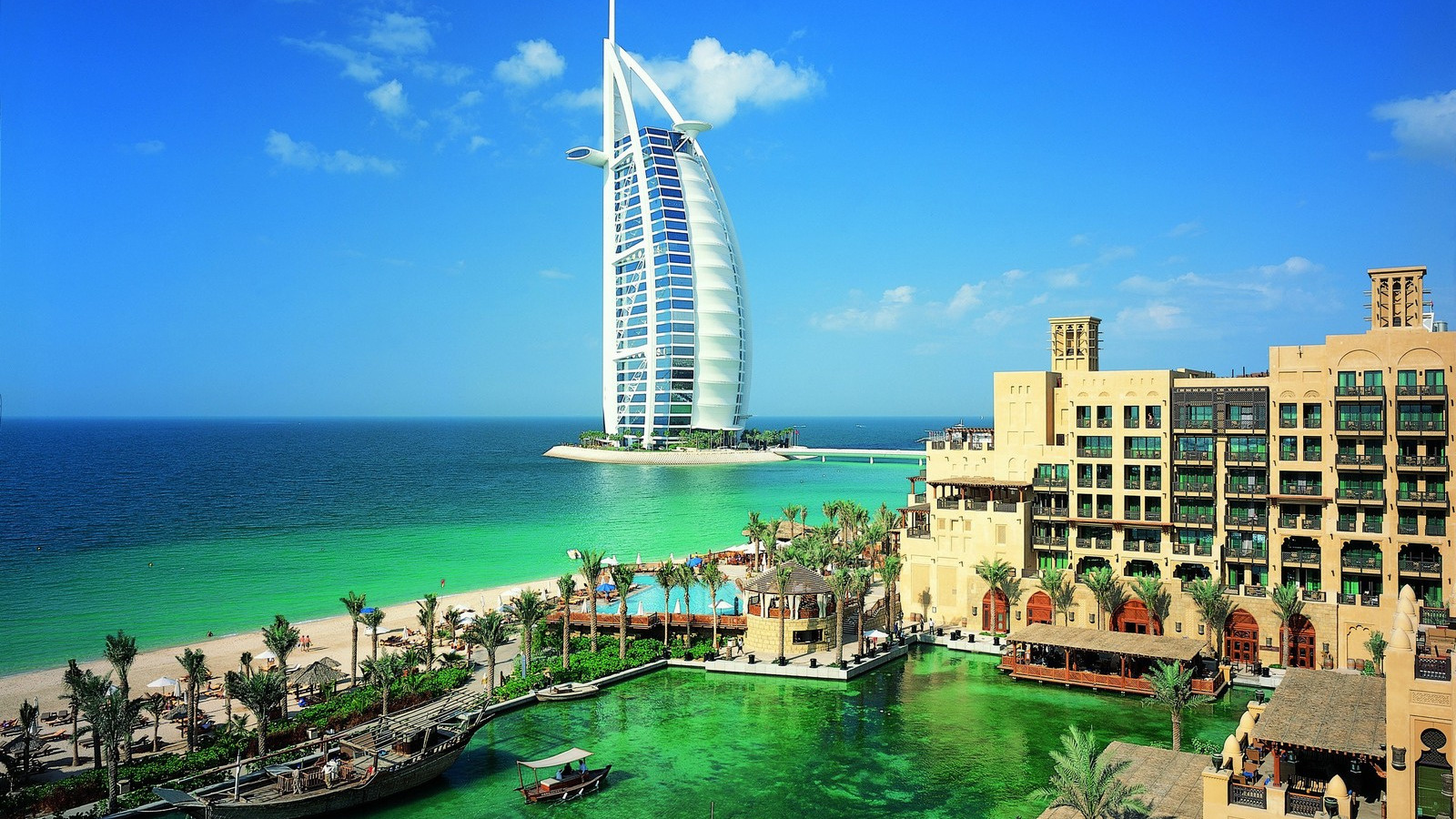 Комиссию не берем: челябинцы переехали в Дубай и помогают инвестировать в недвижимость