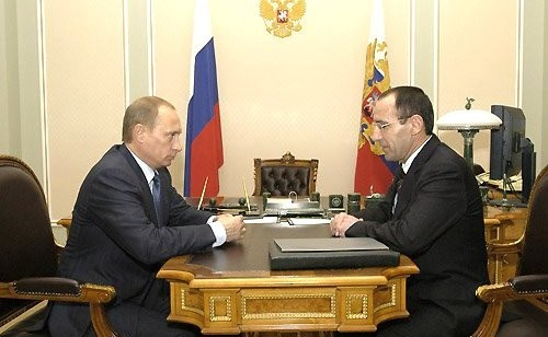 Рабочая встреча Владимира Путина с главой Карачаево-Черкесии Мустафой Батдыевым, 2004 год