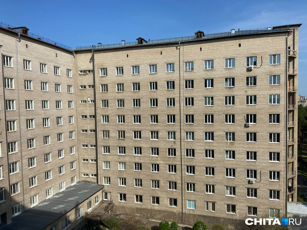 Здание Краевой клинической больницы впечатляет своими масштабами Здание Краевой клинической больницы впечатляет своими масштабами