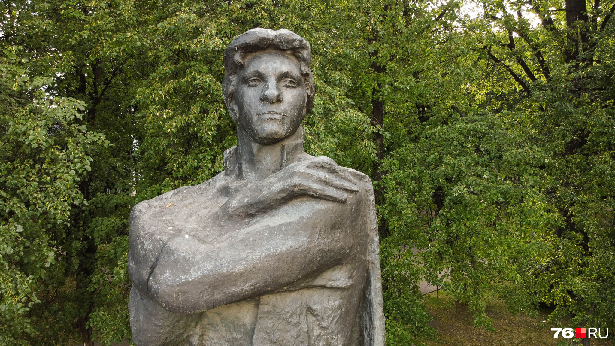 Основатель «Первого русского» глядит на Ярославль с прищуром Основатель «Первого русского» глядит на Ярославль с прищуром