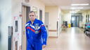 Новосибирские врачи спасли космонавта после неудачного прыжка с парашютом — ему сделали позвонок из ребра