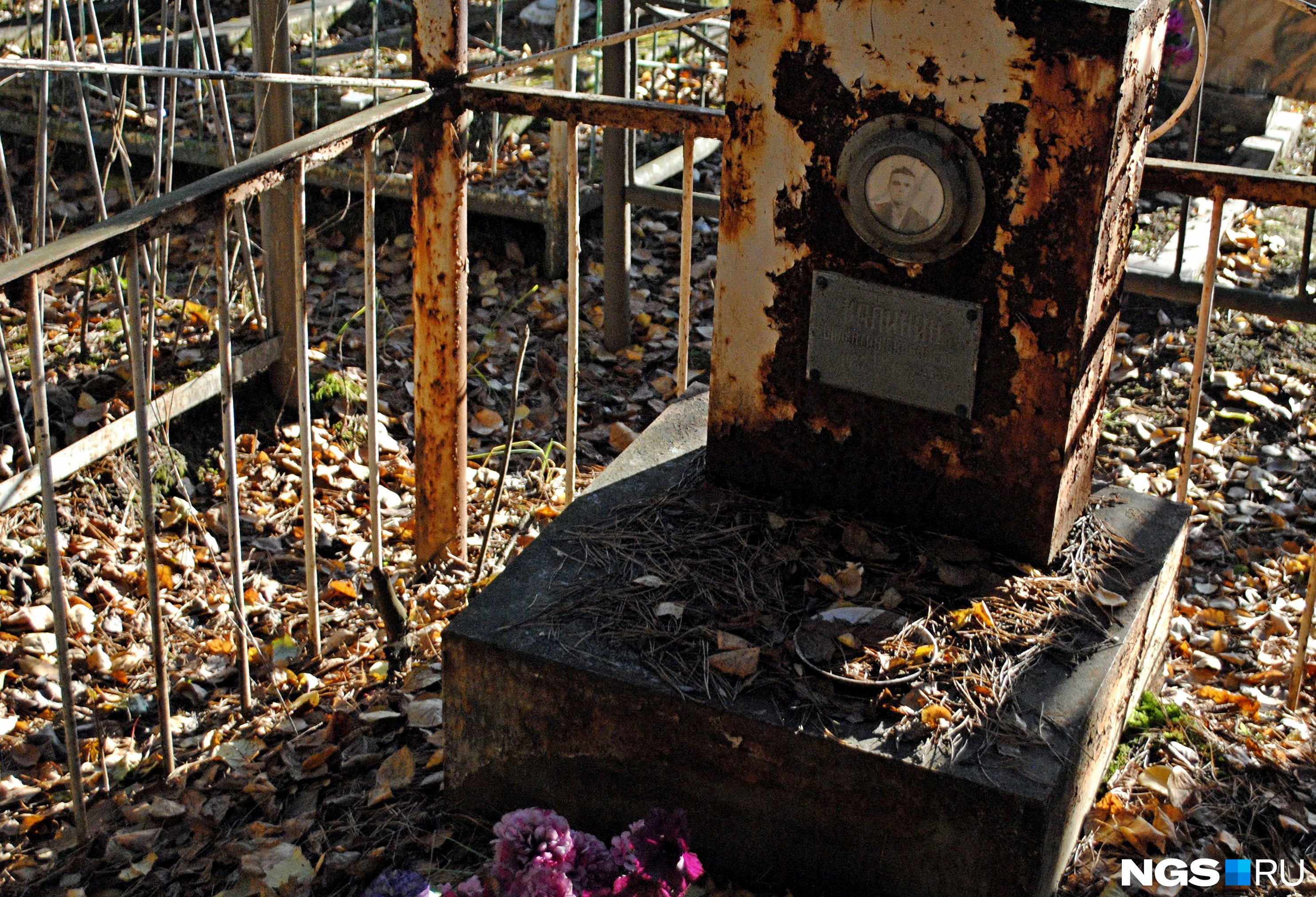 На Кудряшовском кладбище много полуразрушенных и полузабытых памятников