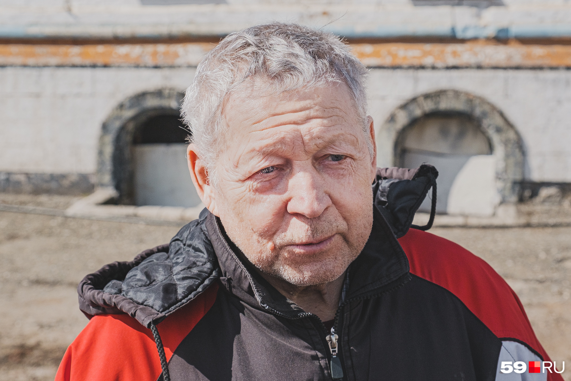 Пенсионер Николай Носков стал волонтером и восстанавливает здание храма Иоанна Предтечи Пенсионер Николай Носков стал волонтером и восстанавливает здание храма Иоанна Предтечи