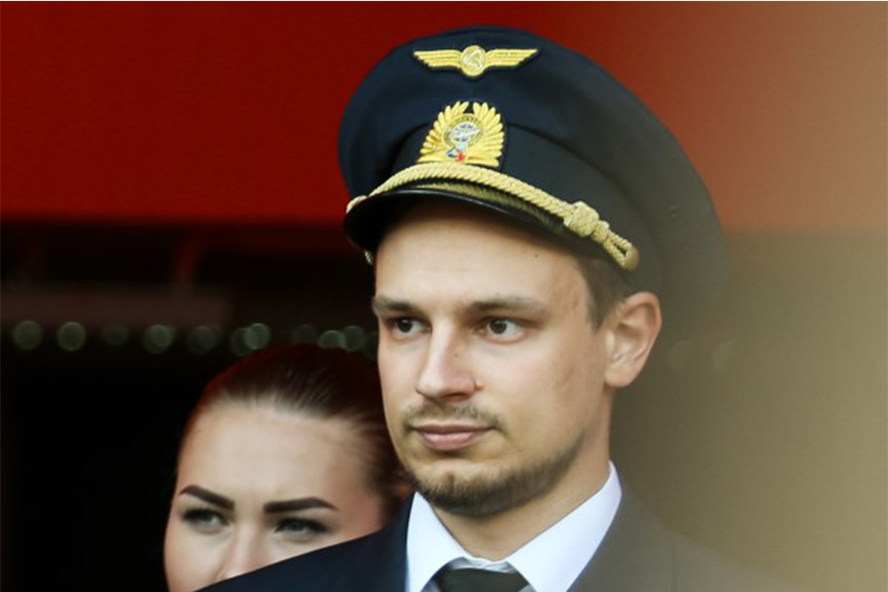 Георгий Мурзин остался работать в «Уральских авиалиниях», но переехал жить в Подмосковье Георгий Мурзин остался работать в «Уральских авиалиниях», но переехал жить в Подмосковье