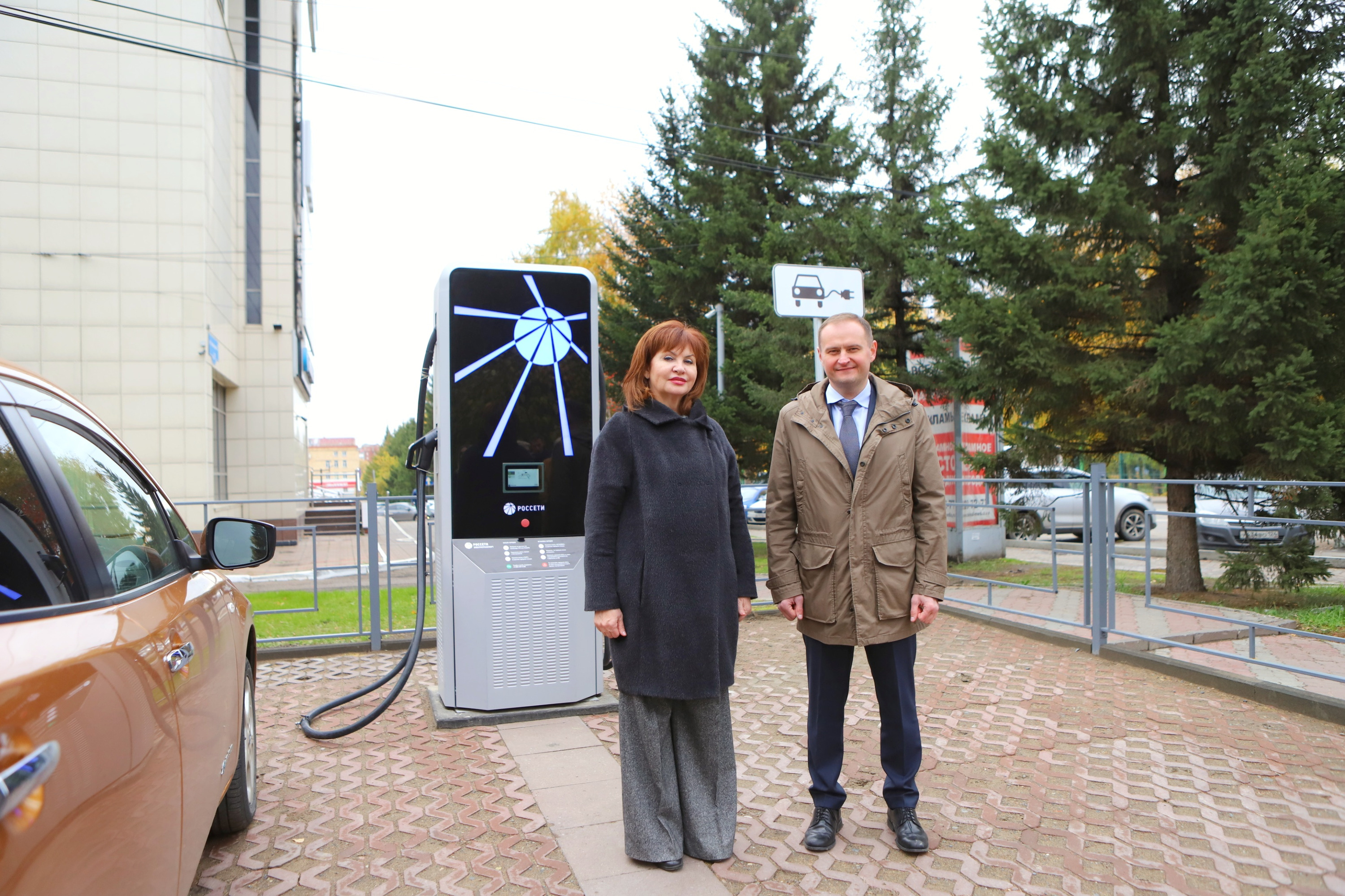 Всего в 2022 году «Россети Сибирь» запустят в Красноярске 4 быстрых и 50 медленных зарядных станций
