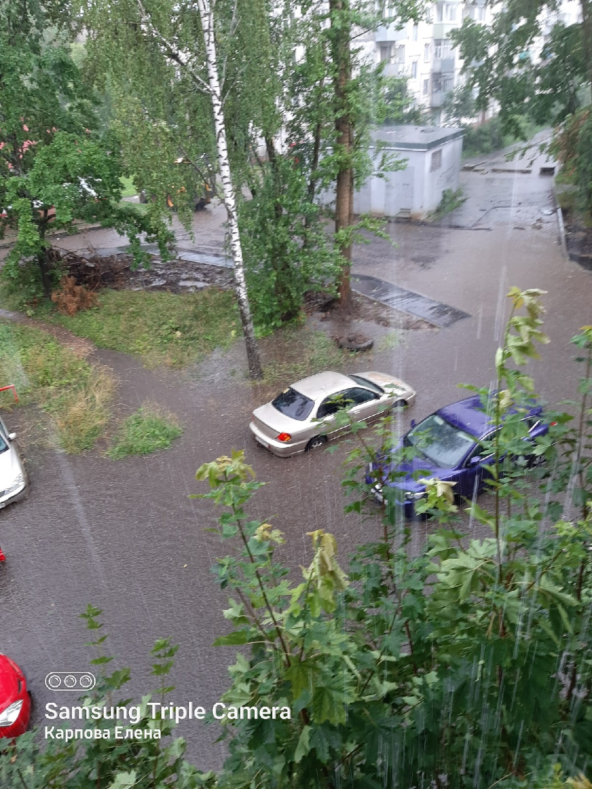 Двор оказался под водой Двор оказался под водой