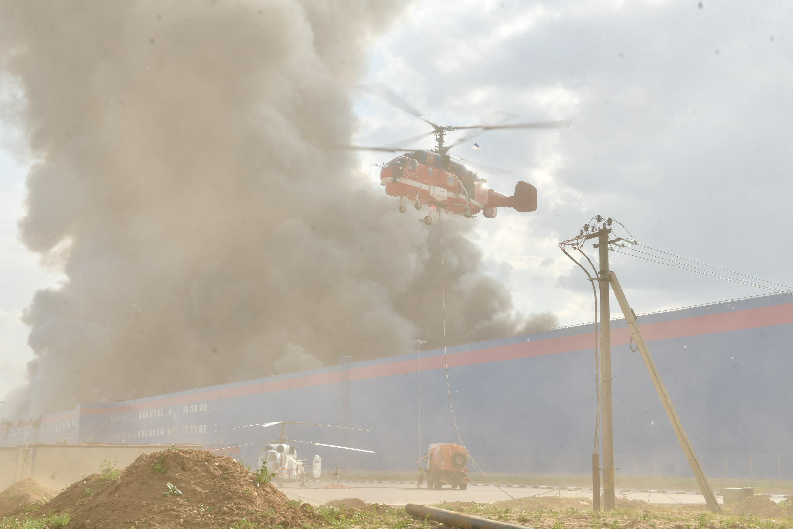 Пожар тушили с вертолетов