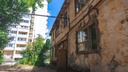 Жителям дома-развалюхи в мертвом квартале на Ставропольской наконец-то нашли новые квартиры