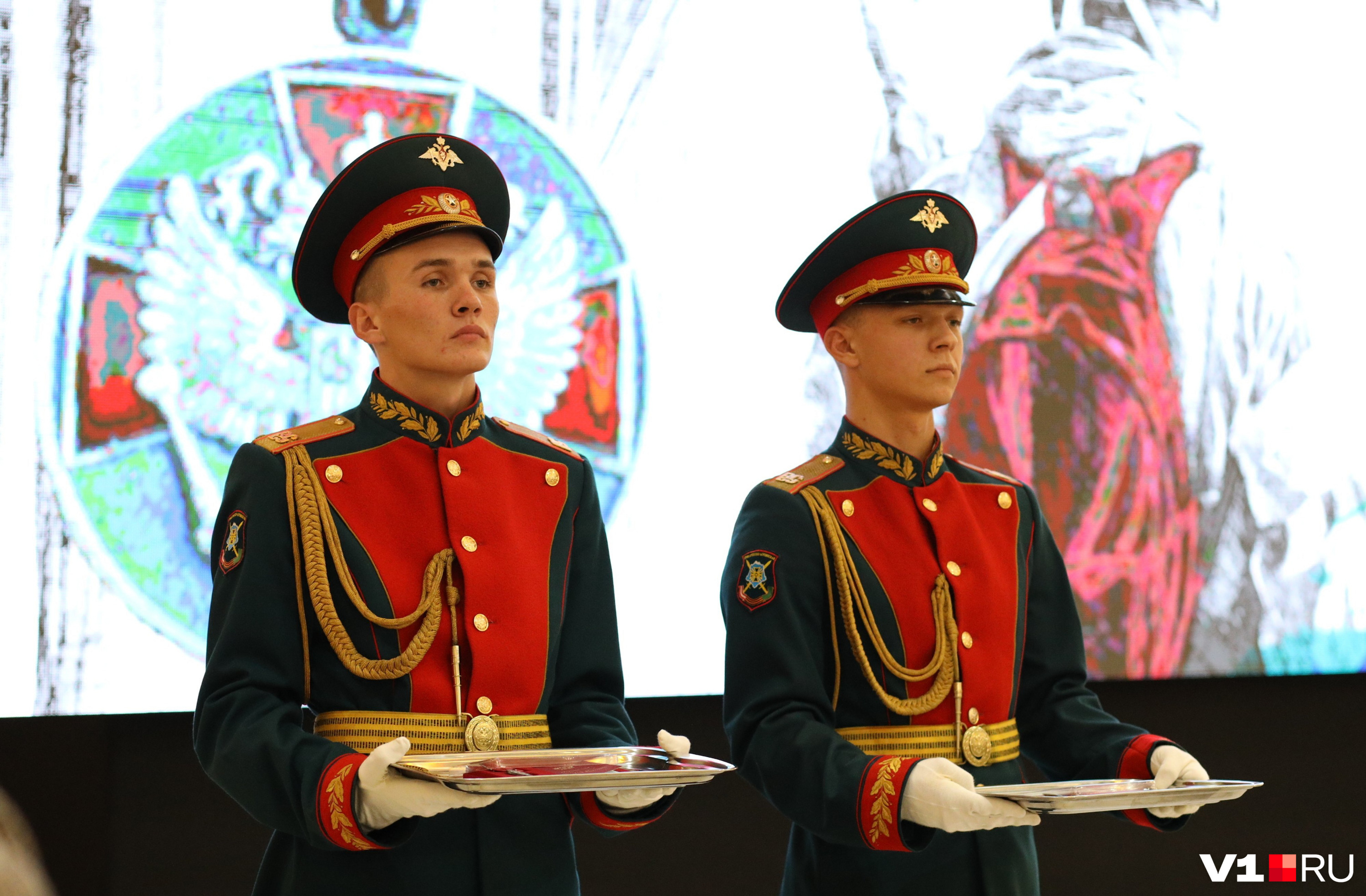 В конце церемонии собравшимся показали клип Дениса Майданова и Романа Разума