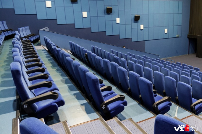 Из-за отсутствия в прокате мировых блокбастеров залы кинотеатров редко заполняются