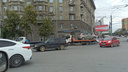На площади Калинина начали работать эвакуаторы