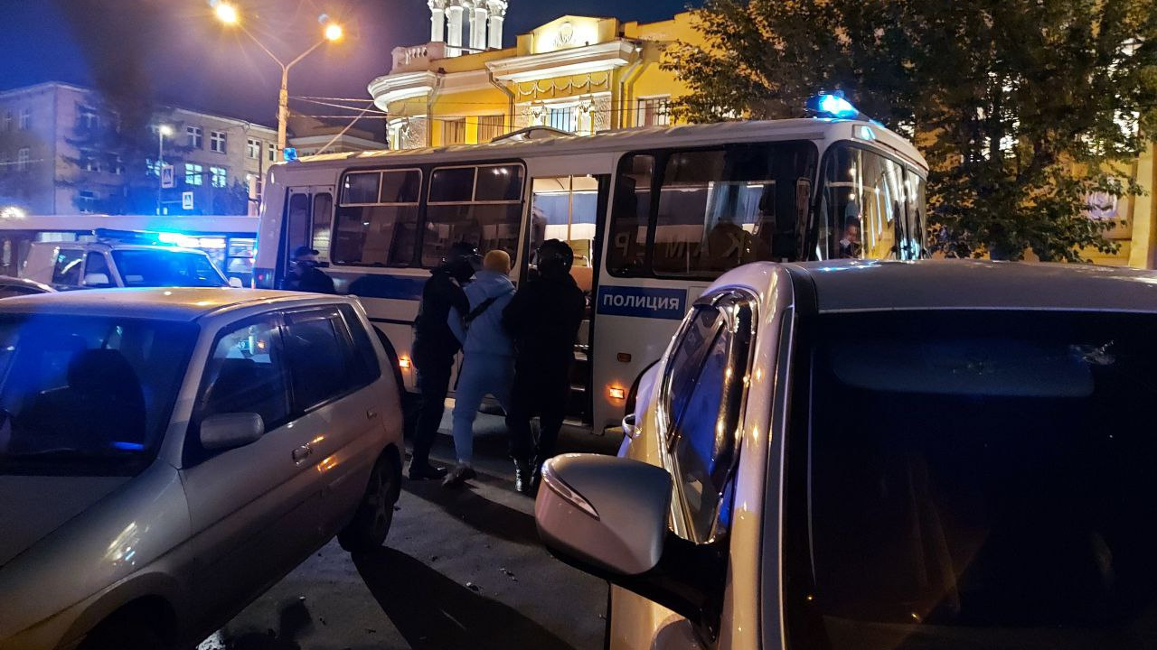 В центре Красноярска задержали участников протестной акции