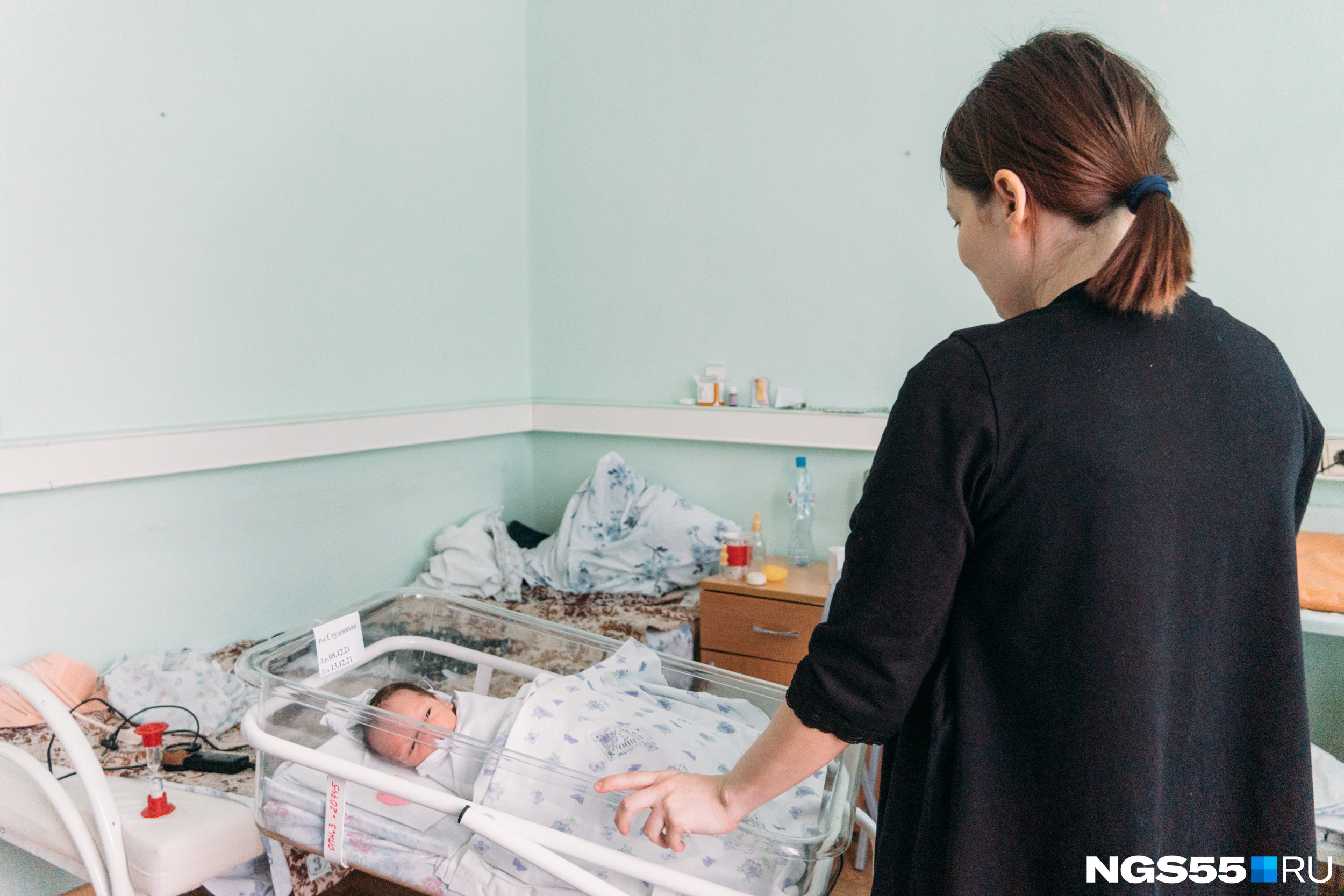 Девочек больше: в Кузбассе 8 Марта родилось больше 50 младенцев