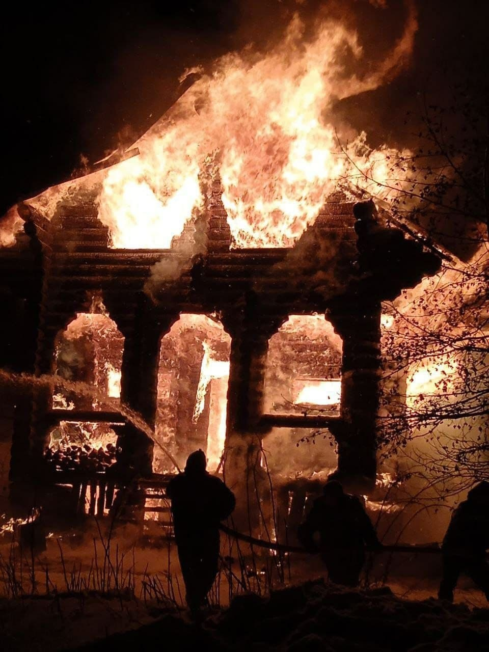 Гостевой дом выгорел почти полностью