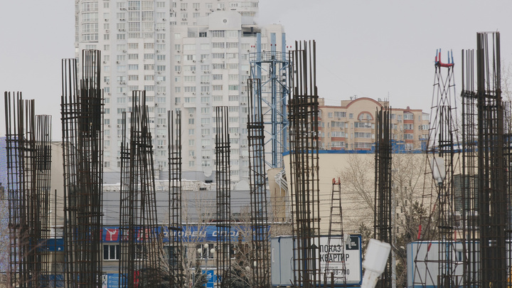 «Переносы сроков и заморозки неизбежны»: смотрим, какие дома в центре Челябинска могут (не)достроить