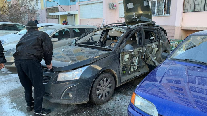 В МЧС назвали предварительную причину взрыва машины на Северо-Западе Челябинска