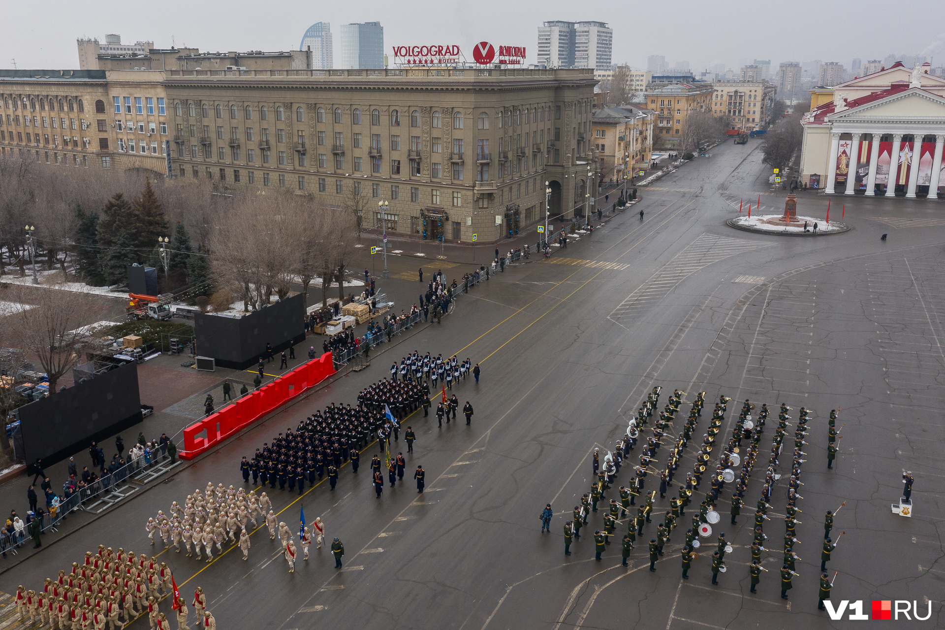 Парадных расчетов в этом году кажется меньше, чем обычно Парадных расчетов в этом году кажется меньше, чем обычно