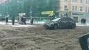 Пермяки пожаловались на заваленный снегом перекресток улиц Ленина и Борчанинова