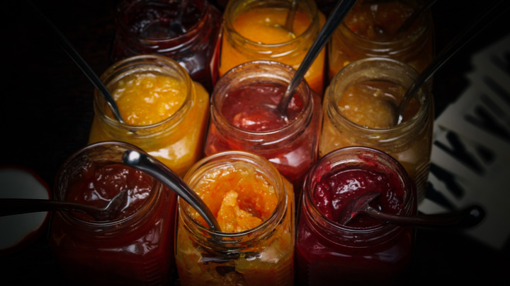 Варенье из лука и мед из арбуза: 7 необычных рецептов домашних заготовок