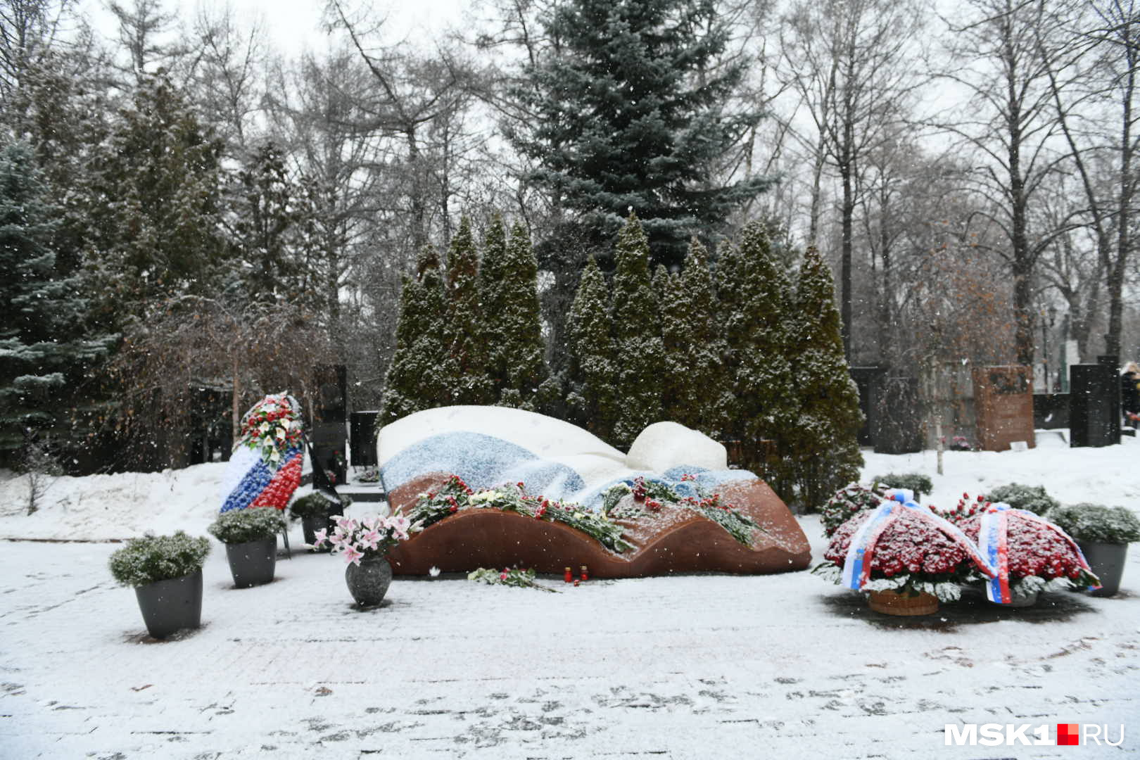 Могила ельцина фото сегодня