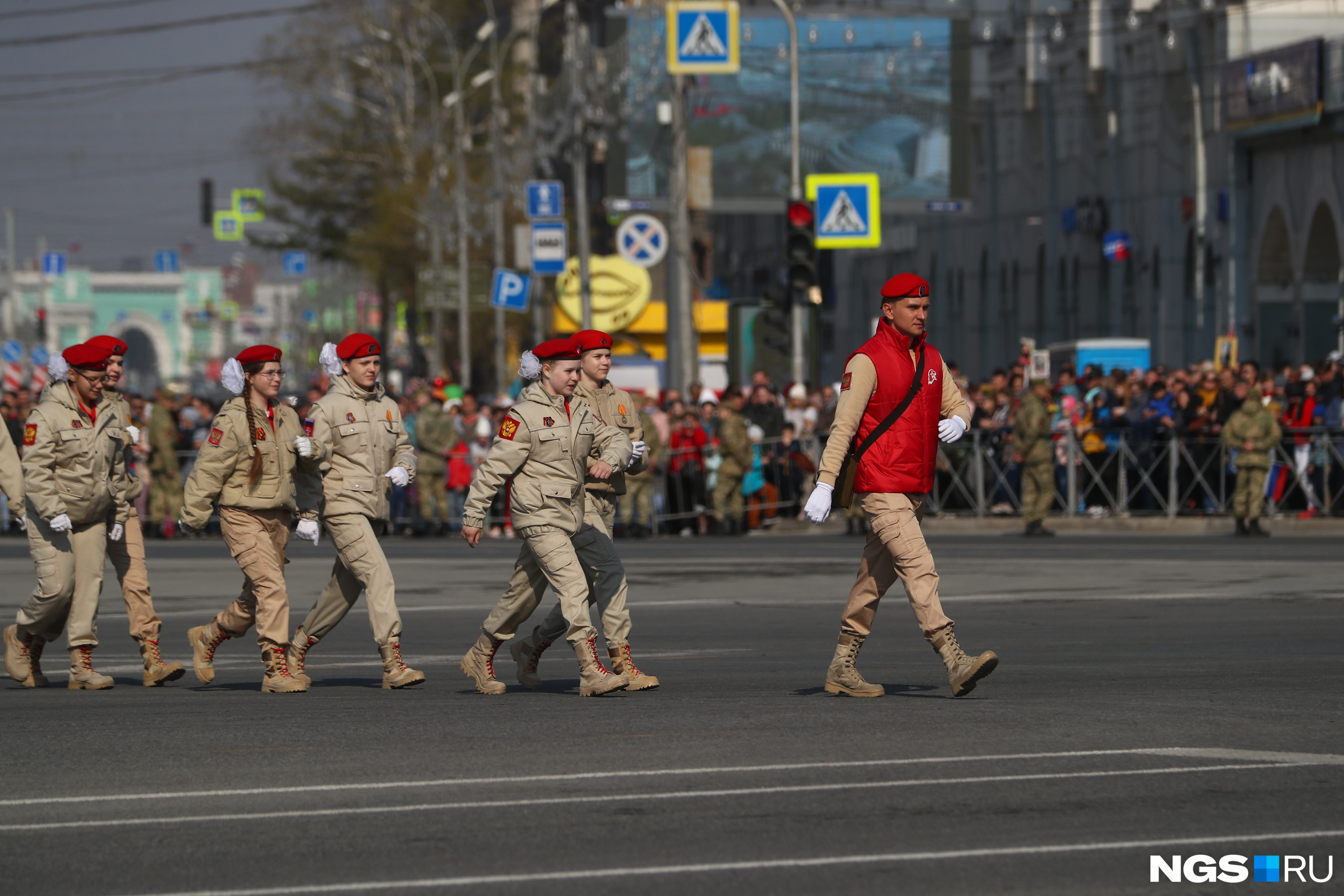Парад 9 мая 2022. Парад Победы Новосибирск. Шествие на 9 мая. 9 Мая парад Победы. 9 мая 2025