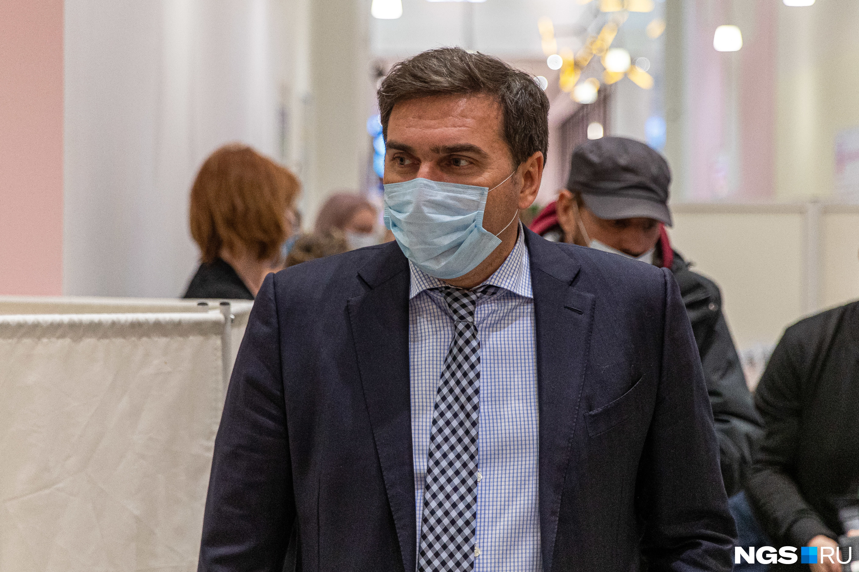 Константин Хальзов говорит, что очень важно сохранить тот темп вакцинации, который в регионе нарастили в последнее время Константин Хальзов говорит, что очень важно сохранить тот темп вакцинации, который в регионе нарастили в последнее время