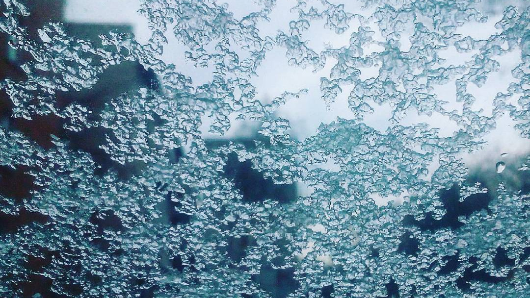 Жители Кузбасса публикуют первые снимки изморози, а синоптики прогнозируют похолодание