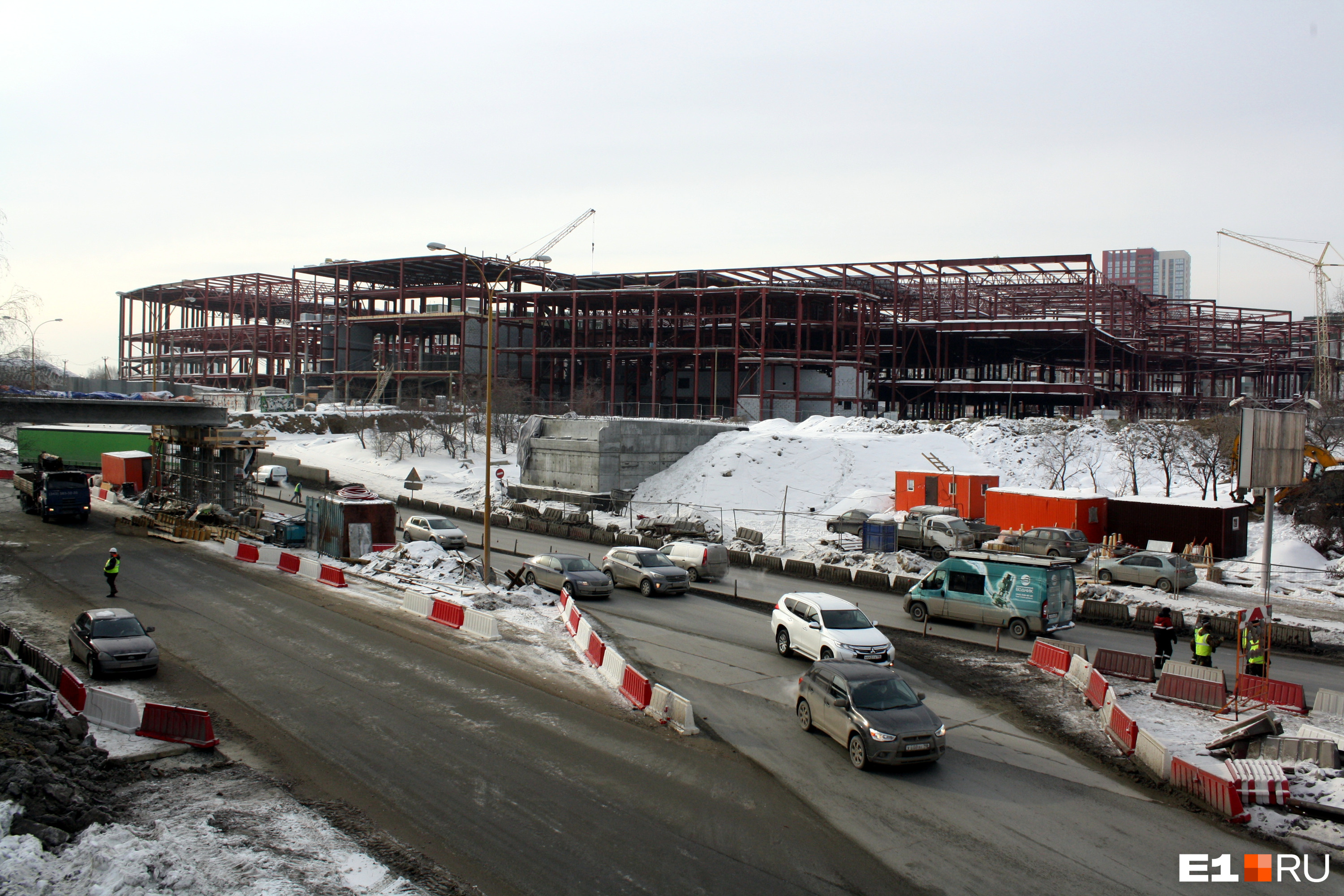 Корпуса будущего автовокзала растут с каждым месяцем. Стройку планируют завершить в 2023 году