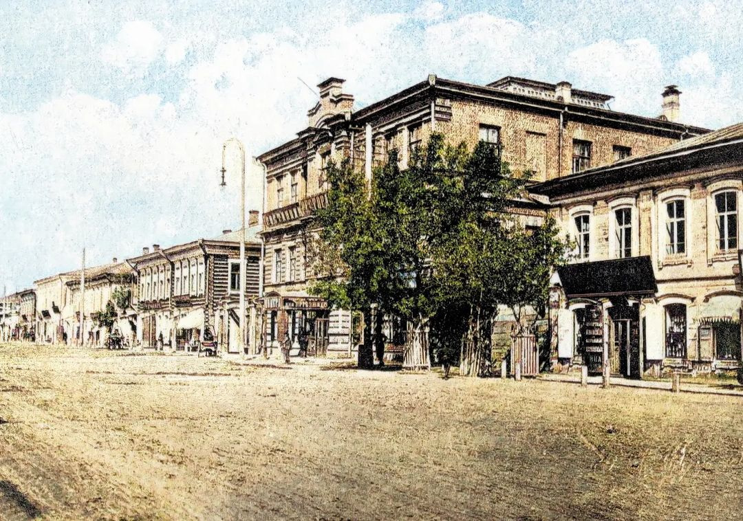 Дом посередине — пр. Мира 70. Дома с обеих сторон снесены. Сейчас там парковка Росгвардии Дом посередине — пр. Мира 70. Дома с обеих сторон снесены. Сейчас там парковка Росгвардии