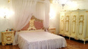 Коттедж в венецианском стиле продают в Краснообске за 36 миллионов — смотрим фото с золотой сантехникой