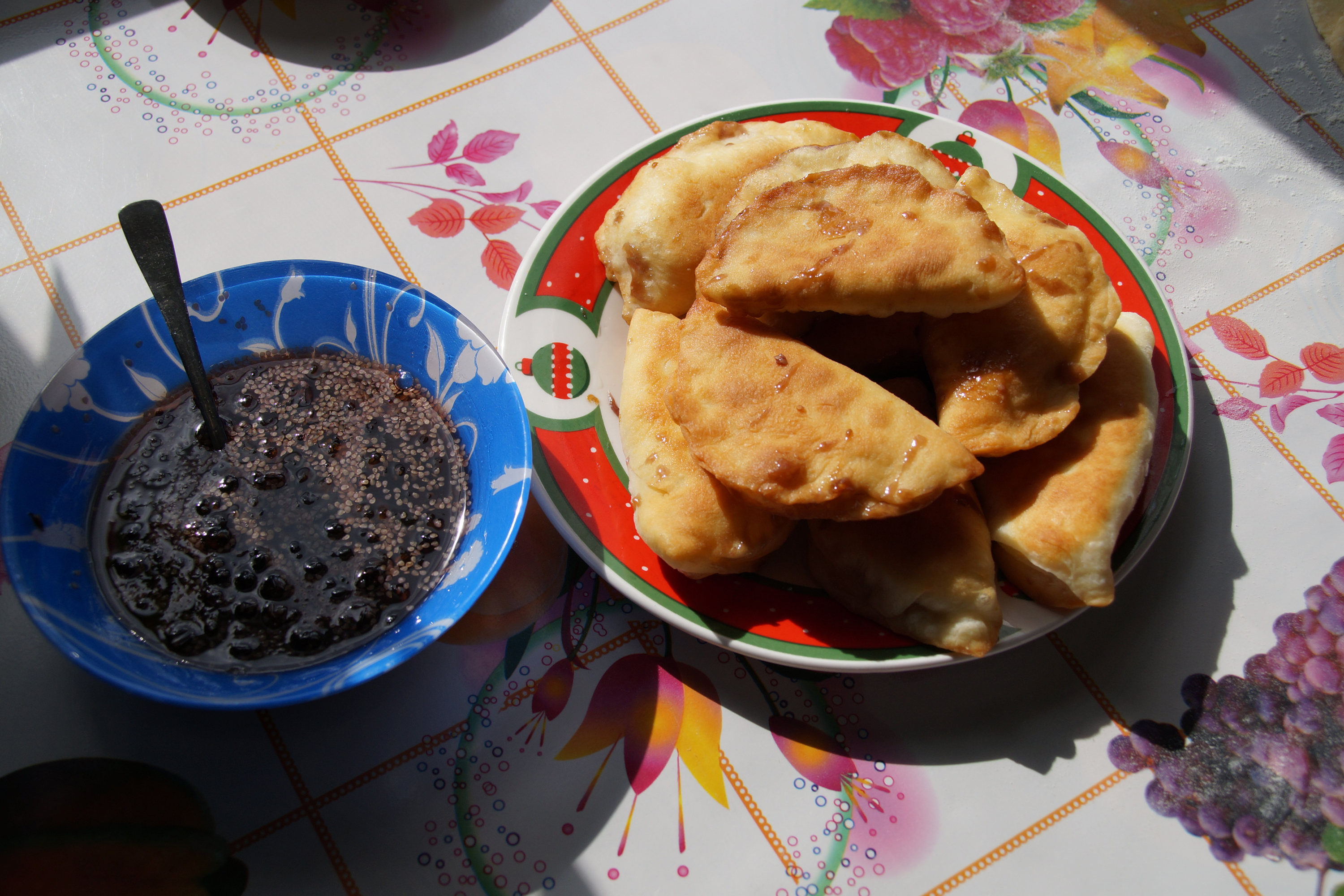 Монастырская кухня: рисовые котлеты с грибным соусом, овсяное печенье