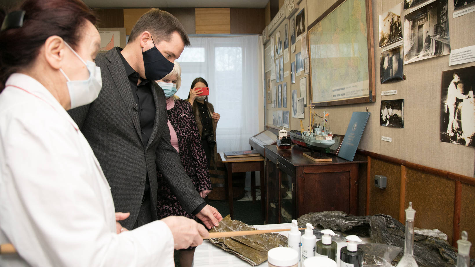 Ранее губернатор региона Александр Цыбульский заявлял о важности создания уникальных современных производств, где будут создавать продукты из водорослей Белого моря