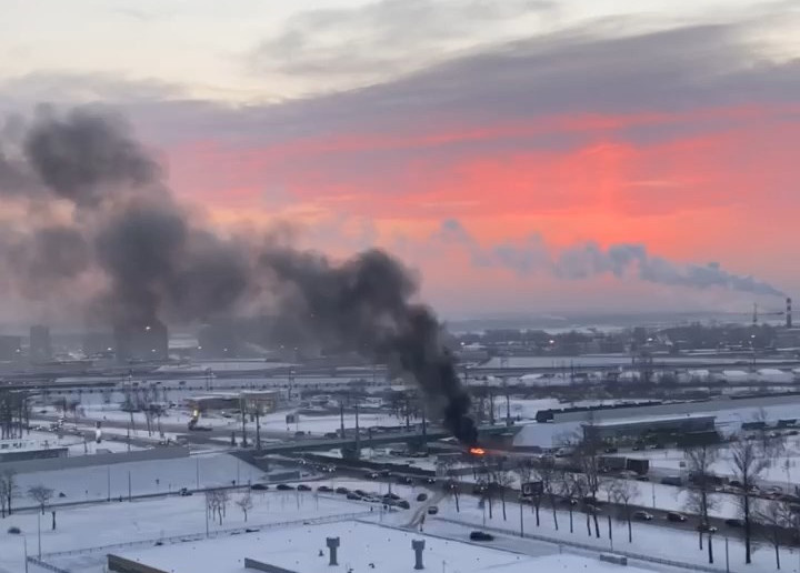 Скриншот видео из группы <a href="https://vk.com/wall-68471405_16089218" class="io-leave-page _" target="_blank">«ДТП и ЧП | Санкт-Петербург»</a>
