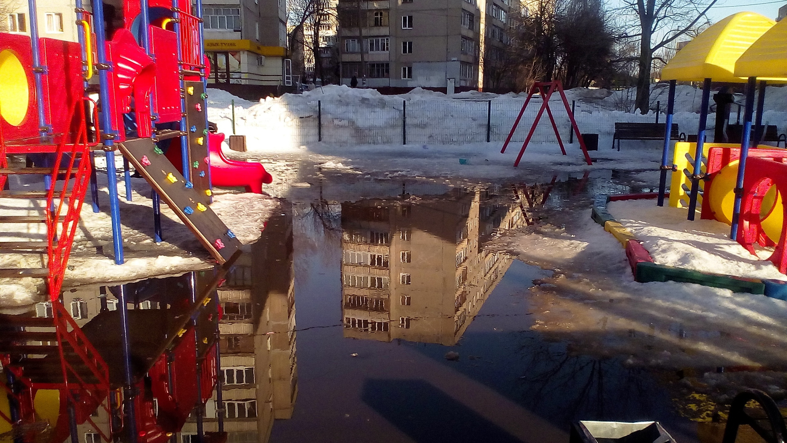 Площадка весной Площадка весной