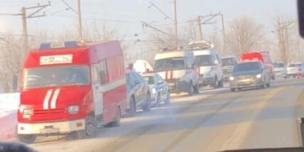 На место стянули силы спасателей На место стянули силы спасателей