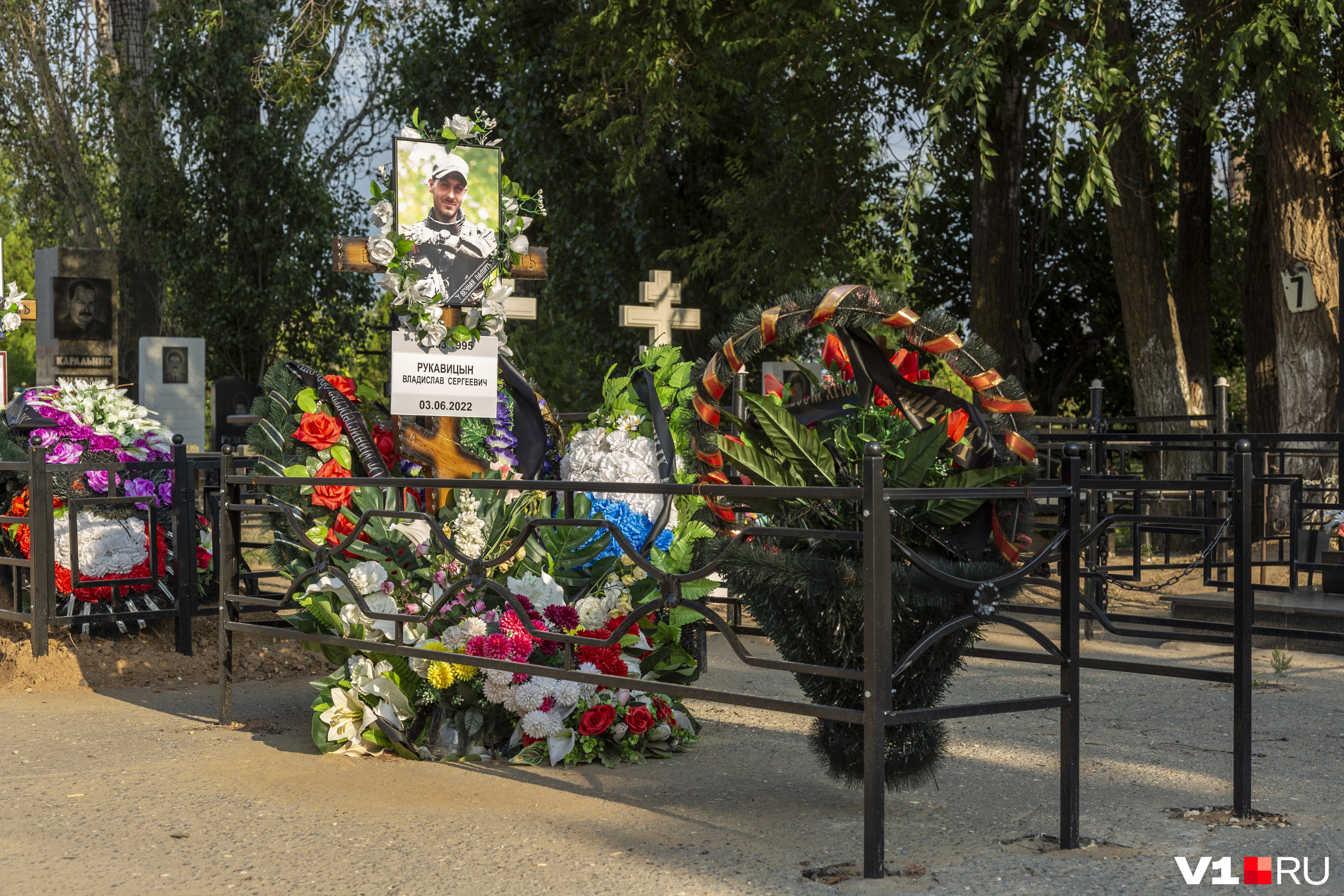 Владислава Рукавицына похоронили на кладбище бывшего Моторного завода