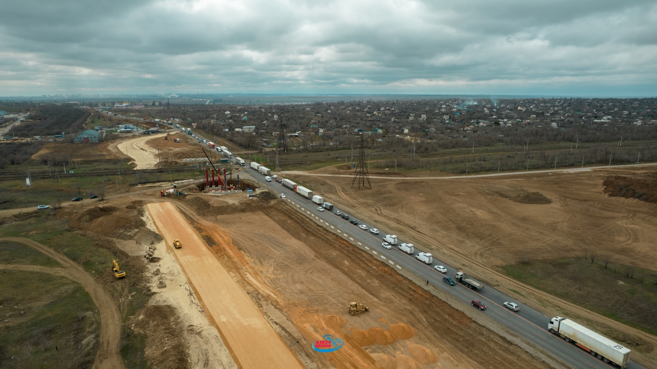 П крупнее покажи. Развязка на Водстрое Волгоград. Переезд Водстрой Волгоград развязка. Развязка третья продольная Ангарская Волгограде. Волгоград пос. Водстрой.