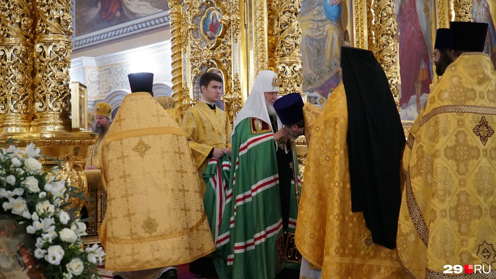 Священнослужители получали благословение патриарха